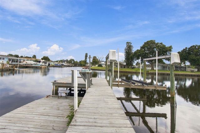 128 98TH AVENUE N, St Petersburg, FL 33702