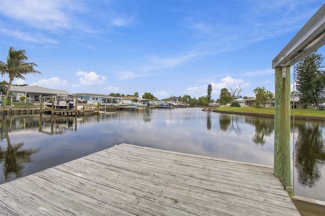 128 98TH AVENUE N, St Petersburg, FL 33702