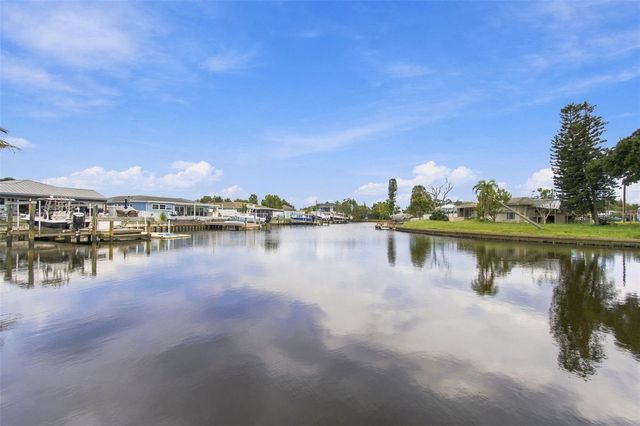 128 98TH AVENUE N, St Petersburg, FL 33702