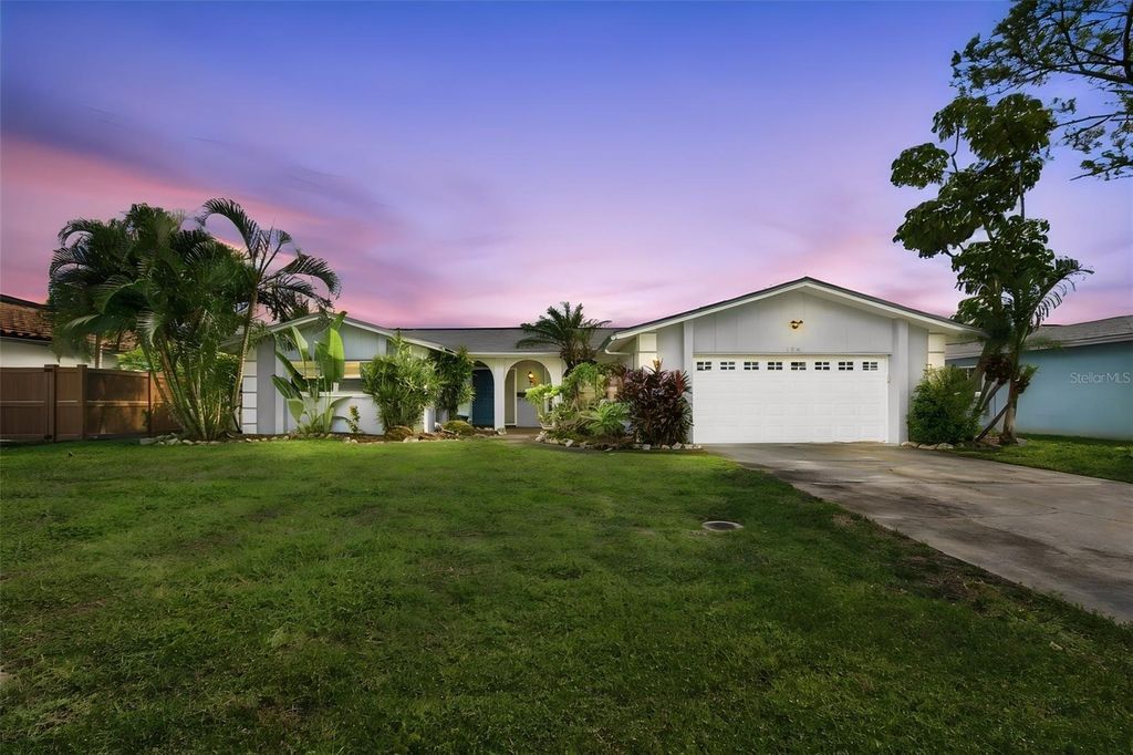 128 98TH AVENUE N, St Petersburg, FL 33702