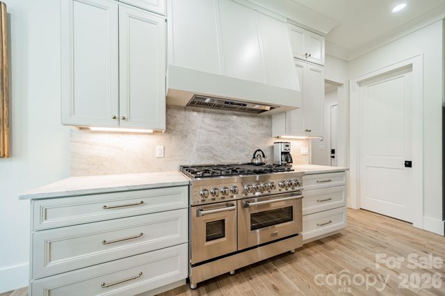 3319 Gresham Place, Charlotte, NC 28211