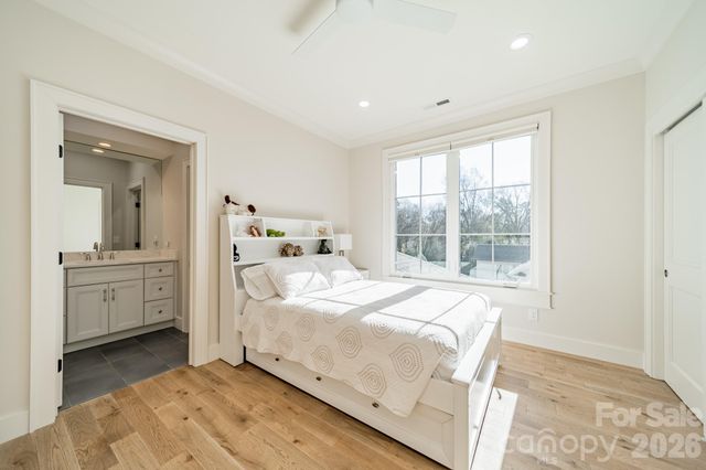 3319 Gresham Place, Charlotte, NC 28211