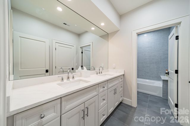 3319 Gresham Place, Charlotte, NC 28211