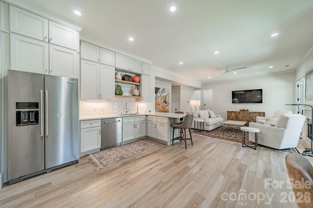 3319 Gresham Place, Charlotte, NC 28211