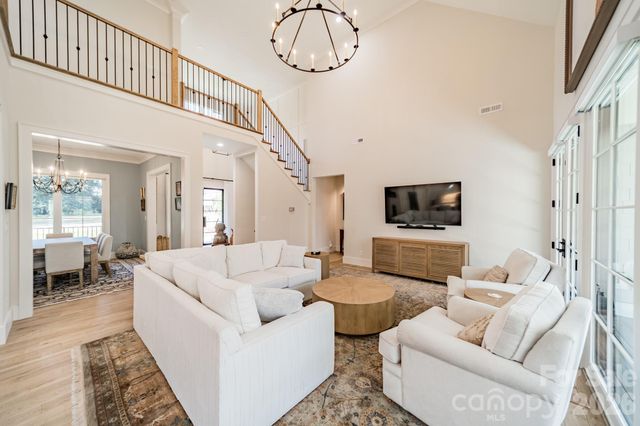 3319 Gresham Place, Charlotte, NC 28211