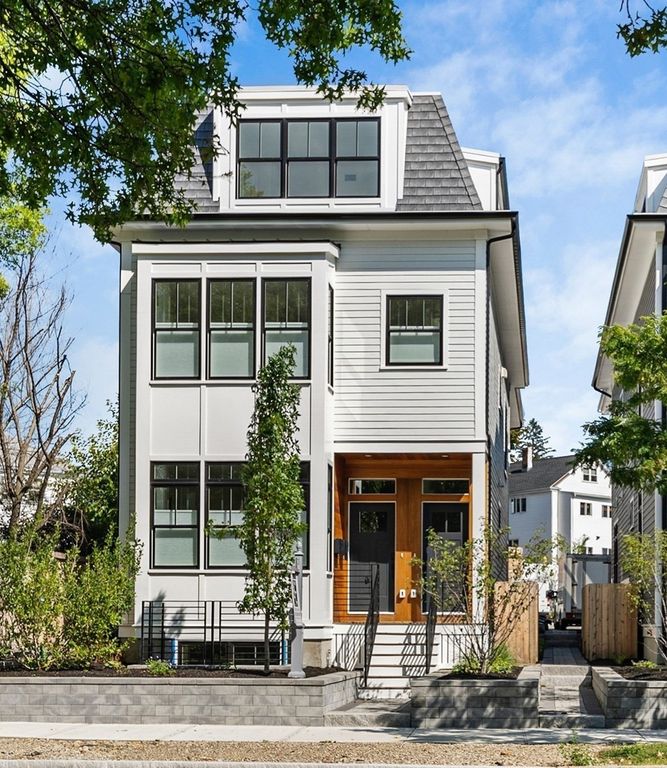 327 Alewife Brook Pkwy B, Somerville, MA 02144