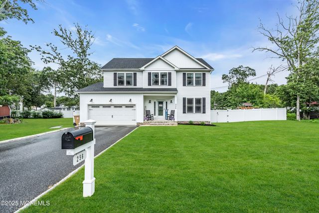 256 Elizabeth Avenue, Berkeley, NJ 08721