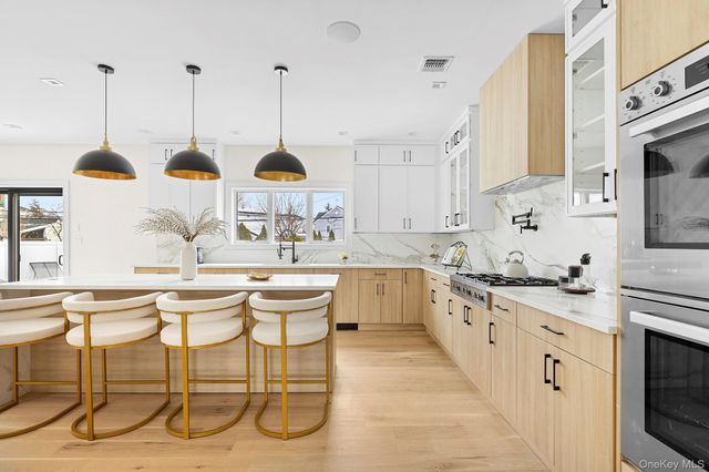 39 Forest Lane, Westbury, NY 11590