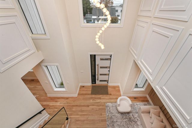 39 Forest Lane, Westbury, NY 11590