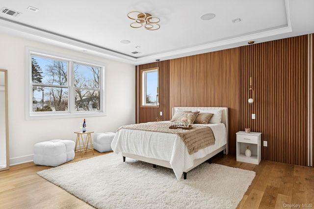 39 Forest Lane, Westbury, NY 11590