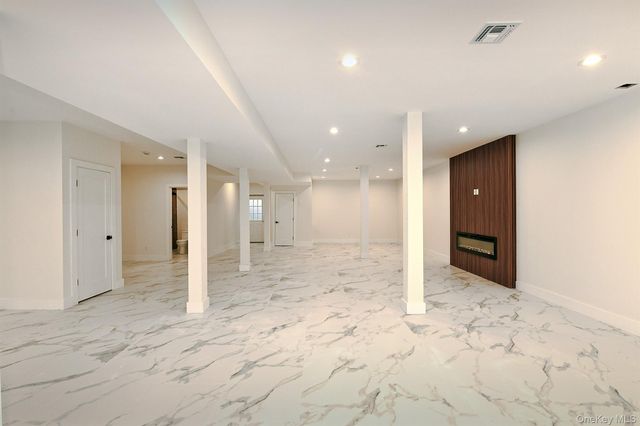 39 Forest Lane, Westbury, NY 11590