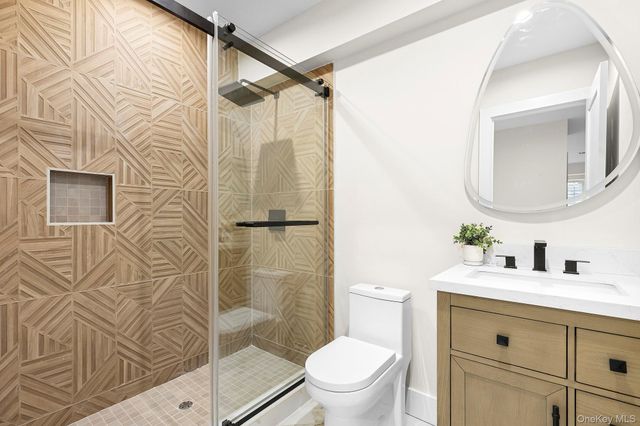 39 Forest Lane, Westbury, NY 11590