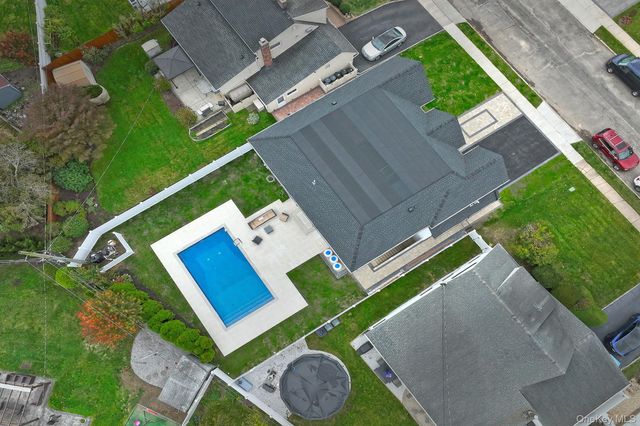 39 Forest Lane, Westbury, NY 11590