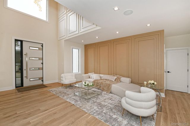 39 Forest Lane, Westbury, NY 11590