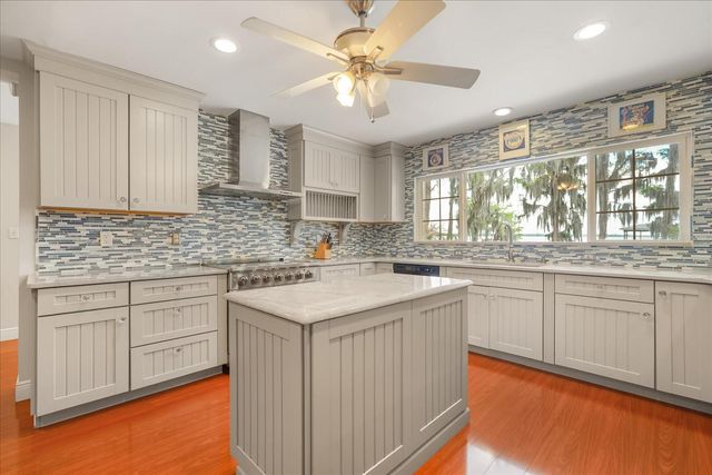9118 EDGEWATER DRIVE, Clermont, FL 34711