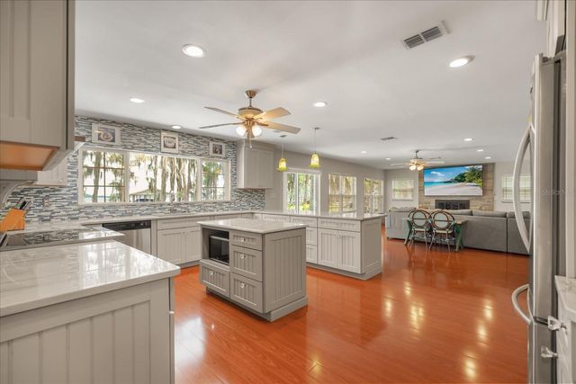 9118 EDGEWATER DRIVE, Clermont, FL 34711