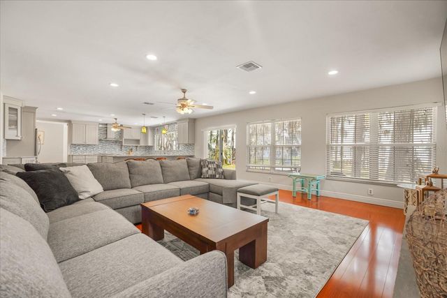 9118 EDGEWATER DRIVE, Clermont, FL 34711