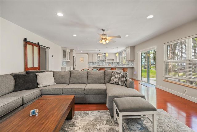9118 EDGEWATER DRIVE, Clermont, FL 34711