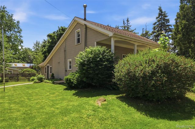 208 Flushing Street, Gaines Township, MI 48436