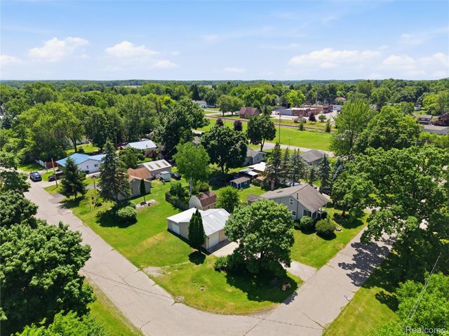 208 Flushing Street, Gaines Township, MI 48436
