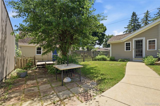 208 Flushing Street, Gaines Township, MI 48436