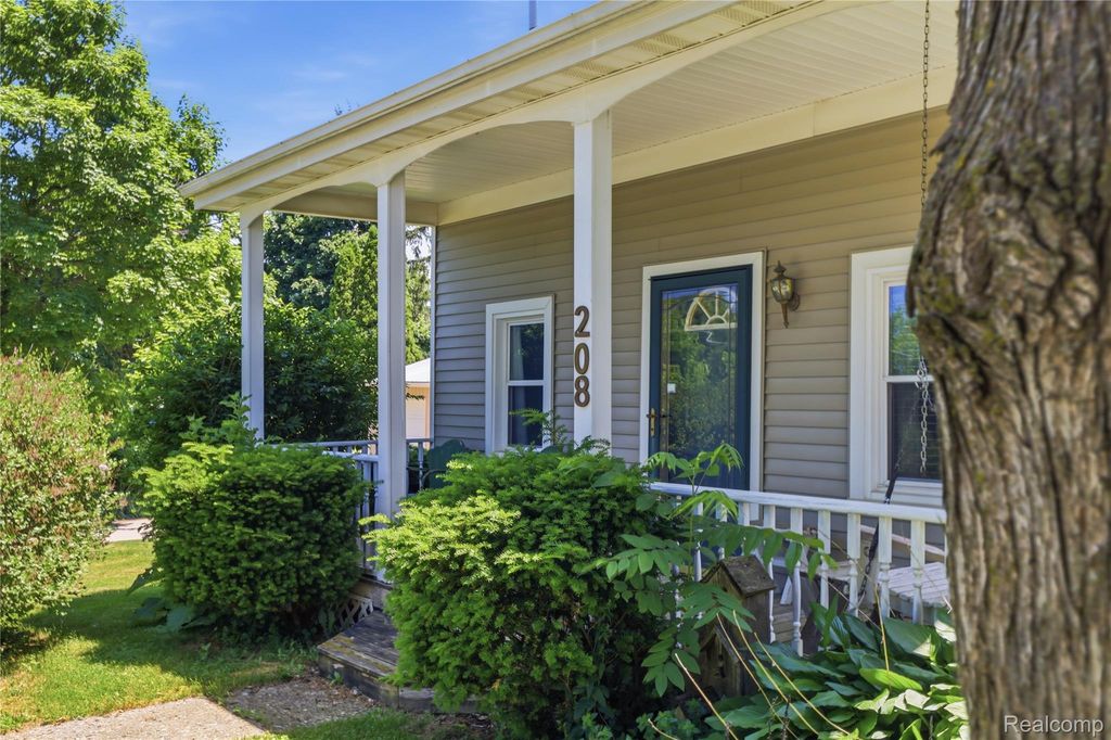 208 Flushing Street, Gaines Township, MI 48436