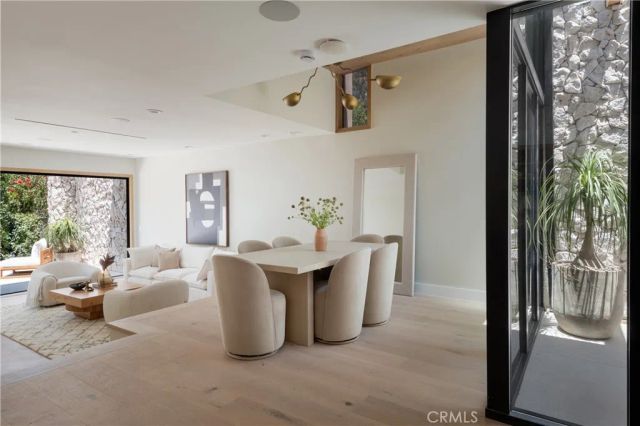 3977 Oeste Avenue, Studio City, CA 91604