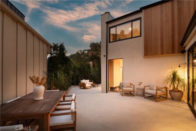 3977 Oeste Avenue, Studio City, CA 91604