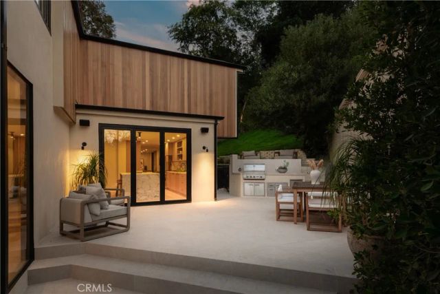 3977 Oeste Avenue, Studio City, CA 91604