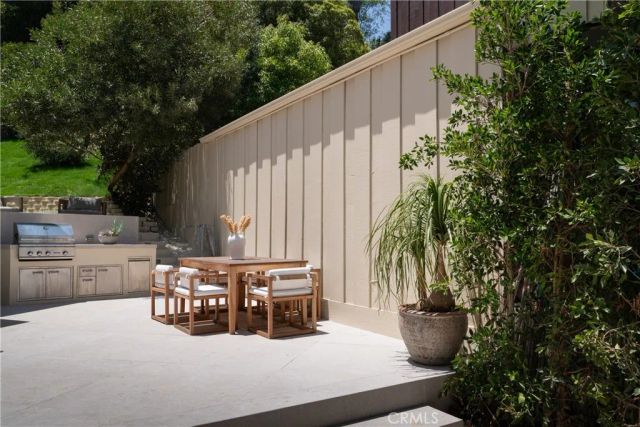 3977 Oeste Avenue, Studio City, CA 91604