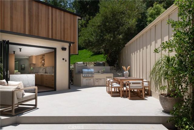 3977 Oeste Avenue, Studio City, CA 91604