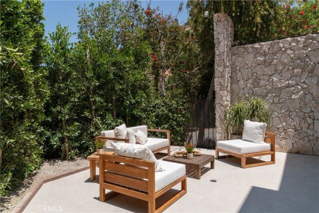 3977 Oeste Avenue, Studio City, CA 91604