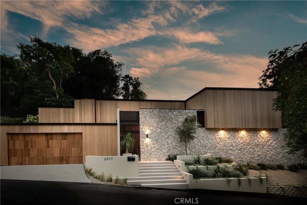 3977 Oeste Avenue, Studio City, CA 91604