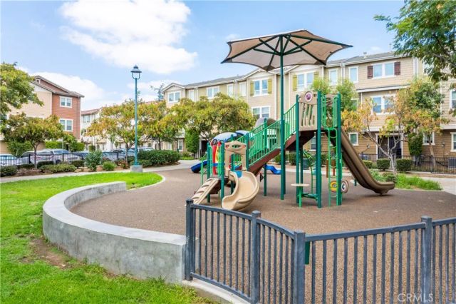 14118 W Pine, Van Nuys, CA 91405