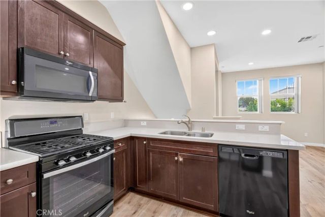 14118 W Pine, Van Nuys, CA 91405