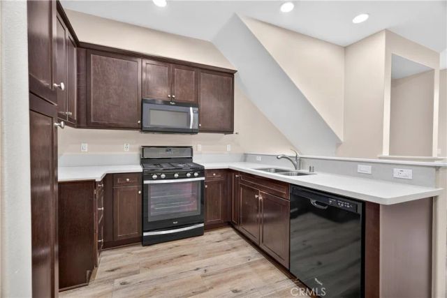 14118 W Pine, Van Nuys, CA 91405