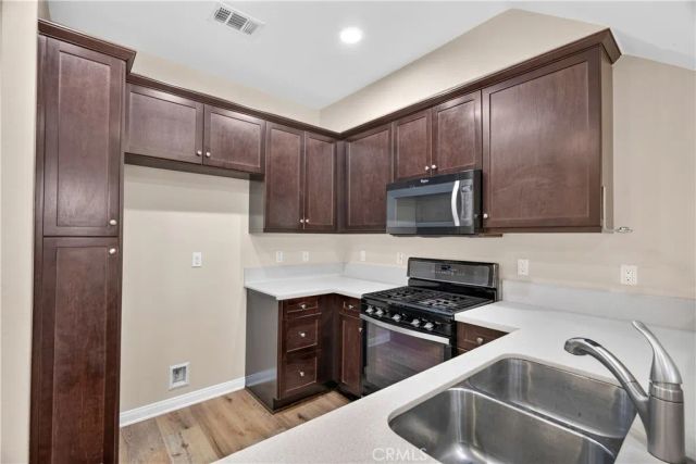 14118 W Pine, Van Nuys, CA 91405