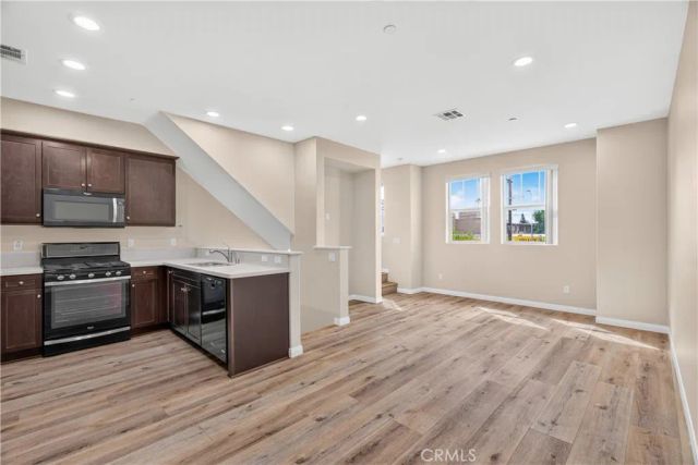 14118 W Pine, Van Nuys, CA 91405