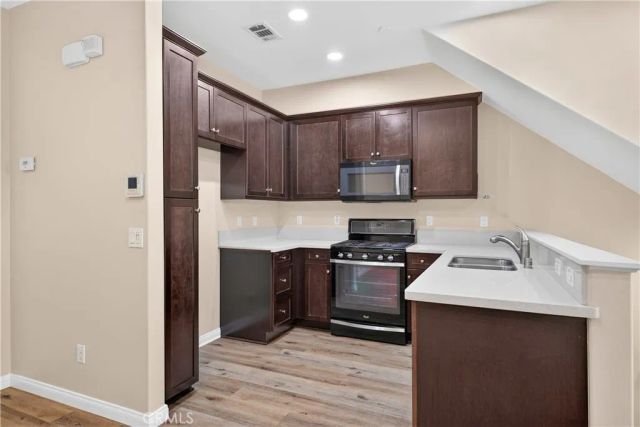 14118 W Pine, Van Nuys, CA 91405