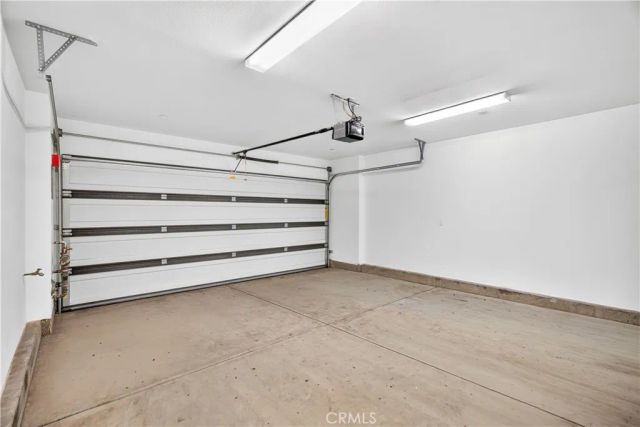 14118 W Pine, Van Nuys, CA 91405
