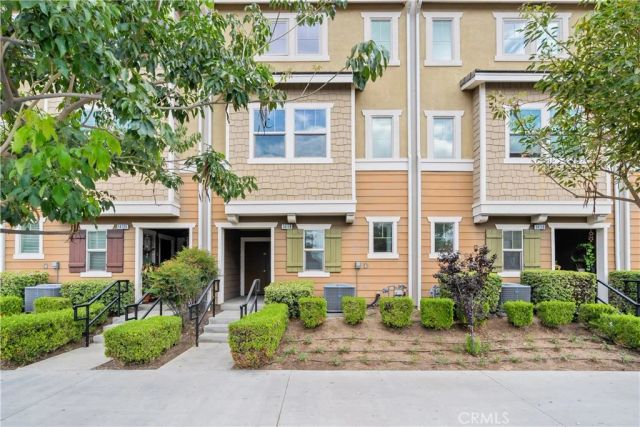 14118 W Pine, Van Nuys, CA 91405