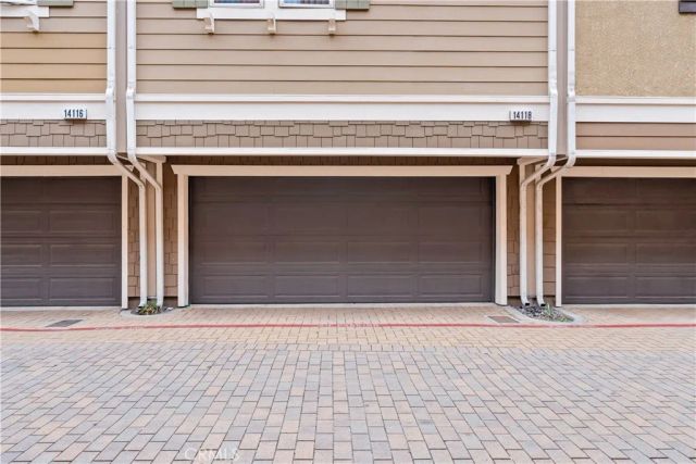 14118 W Pine, Van Nuys, CA 91405