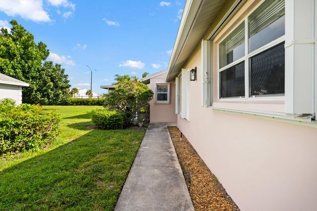 1209 PINE SAGE Circle, West Palm Beach, FL 33409
