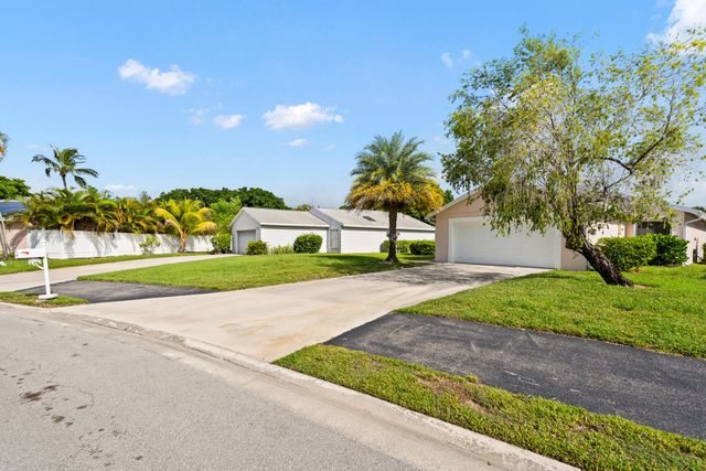 1209 PINE SAGE Circle, West Palm Beach, FL 33409