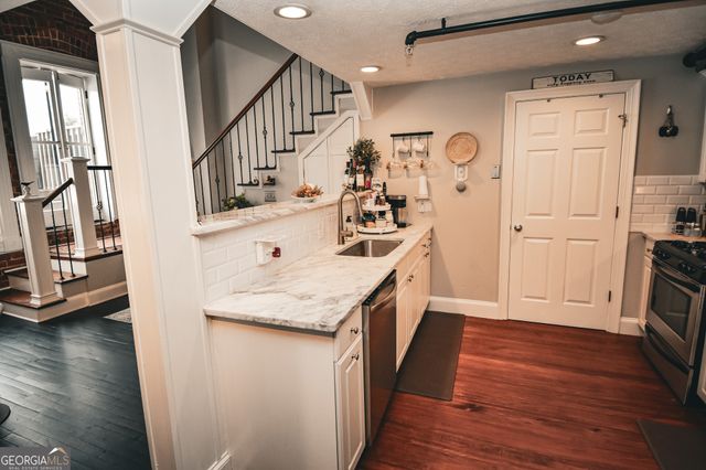 102 N Hill Street 303, Griffin, GA 30223