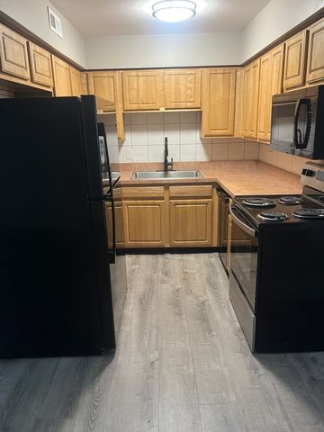 9729 S Ridgeland Avenue 302, Oak Lawn, IL 60453