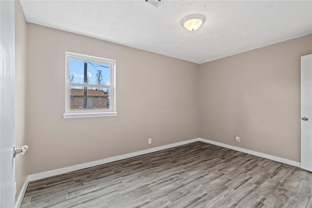 312 E Greenwood Lane, Mustang, OK 73064