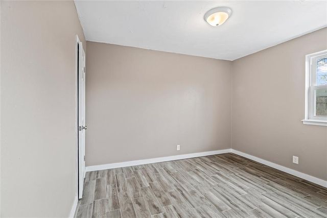 312 E Greenwood Lane, Mustang, OK 73064