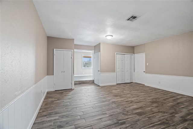 312 E Greenwood Lane, Mustang, OK 73064