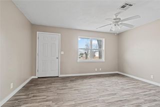 312 E Greenwood Lane, Mustang, OK 73064